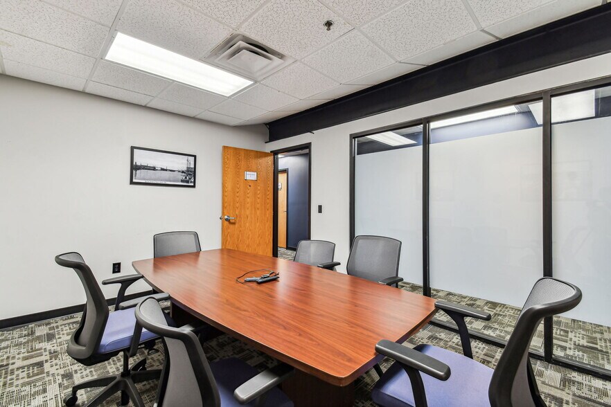 More Photos Of 2701 W Busch Blvd, Tampa Office For Sale
