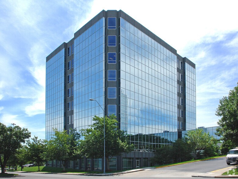 More Photos Of 903 E 104th St, Kansas City Office For Lease