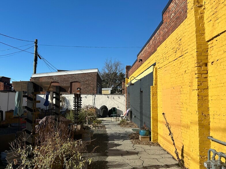 More Photos Of 86 Chestnut St, New Haven Office For Lease