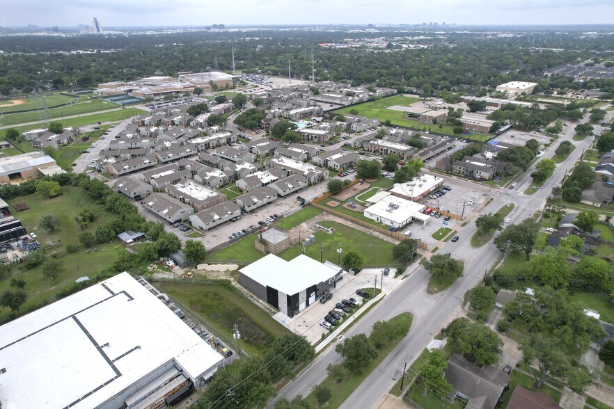 More Photos Of 9525 Kempwood Dr, Houston Flex For Lease