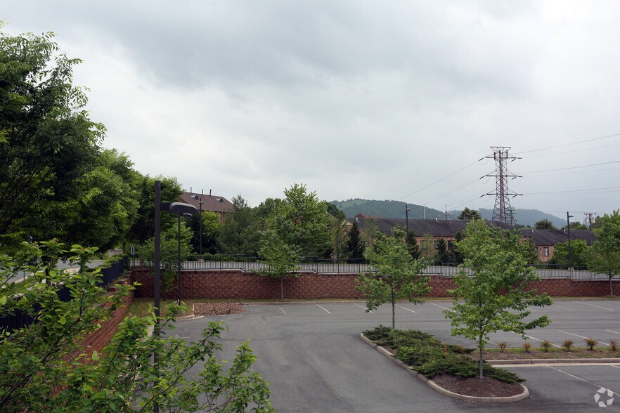 More Photos Of 400 People Pl, Charlottesville Office For Lease