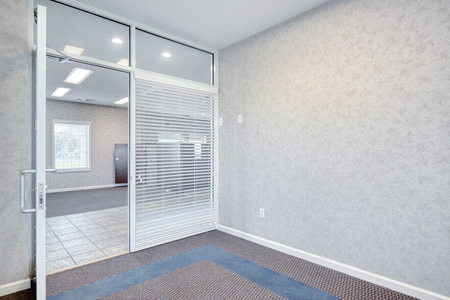 More Photos Of 2145 Roanoke St SE, Christiansburg Bank For Sale