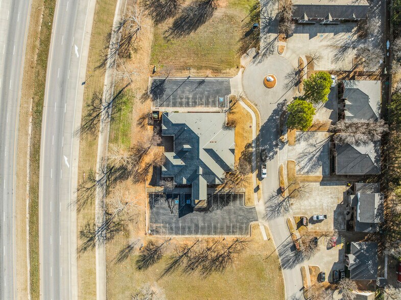 More Photos Of 2201 Mckown Dr, Norman Medical For Sale