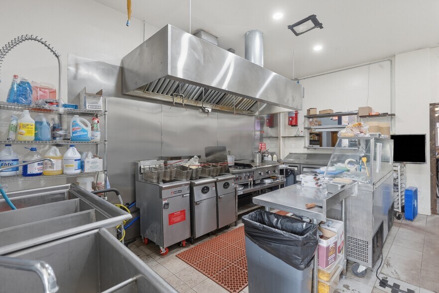 More Photos Of 154 Chestnut Ave, Jersey City Restaurant For Sale