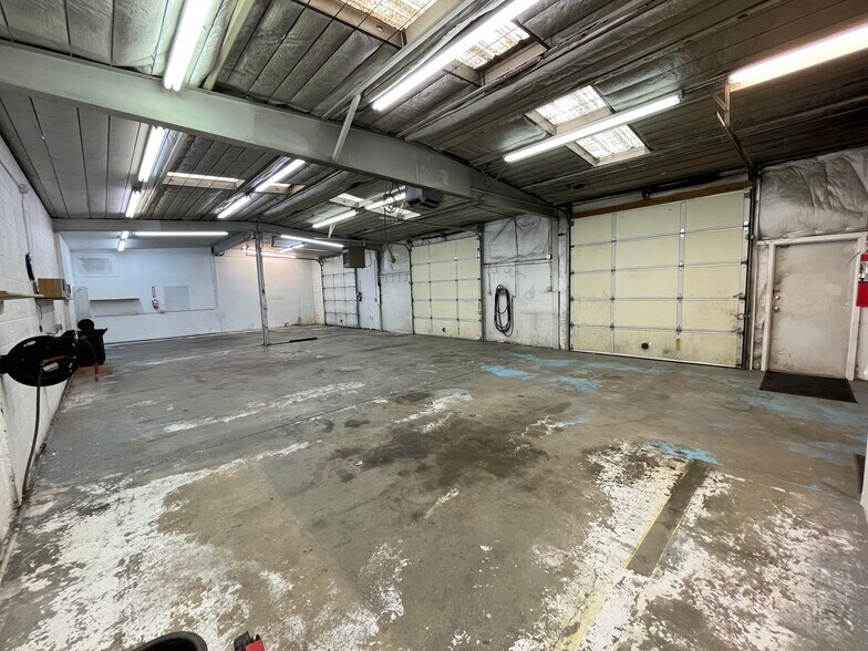 More Photos Of 2912 Hill Ave, Grand Junction Flex For Lease