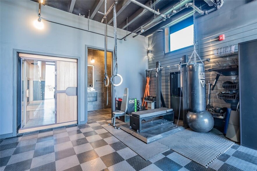 More Photos Of 2137 Chelsea Blvd, Allen Self Storage For Sale