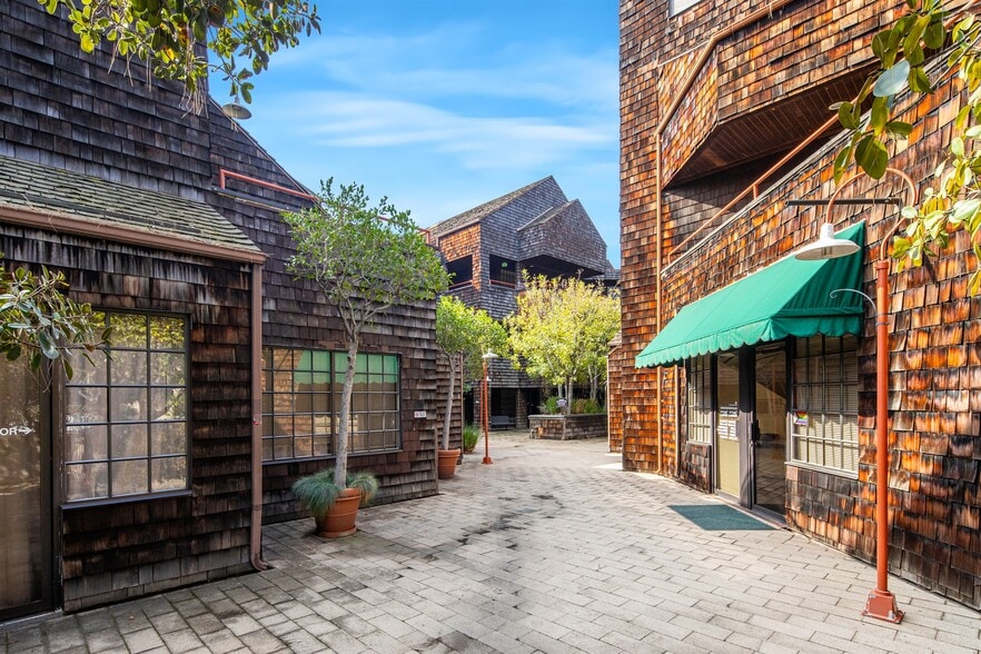More Photos Of 200 E Del Mar Blvd, Pasadena Office For Sale