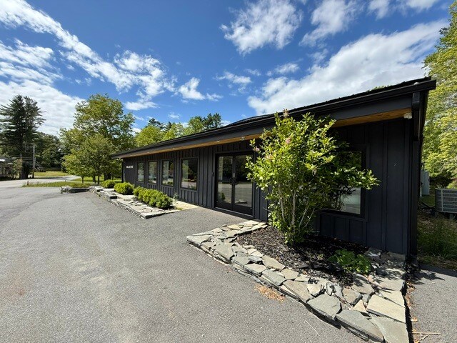 More Photos Of 6 Beaver Brook rd, Yulan Office For Sale