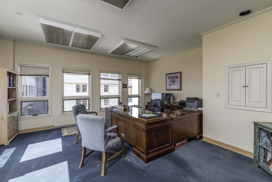 More Photos Of 426 Main St, Ketchikan Office For Sale