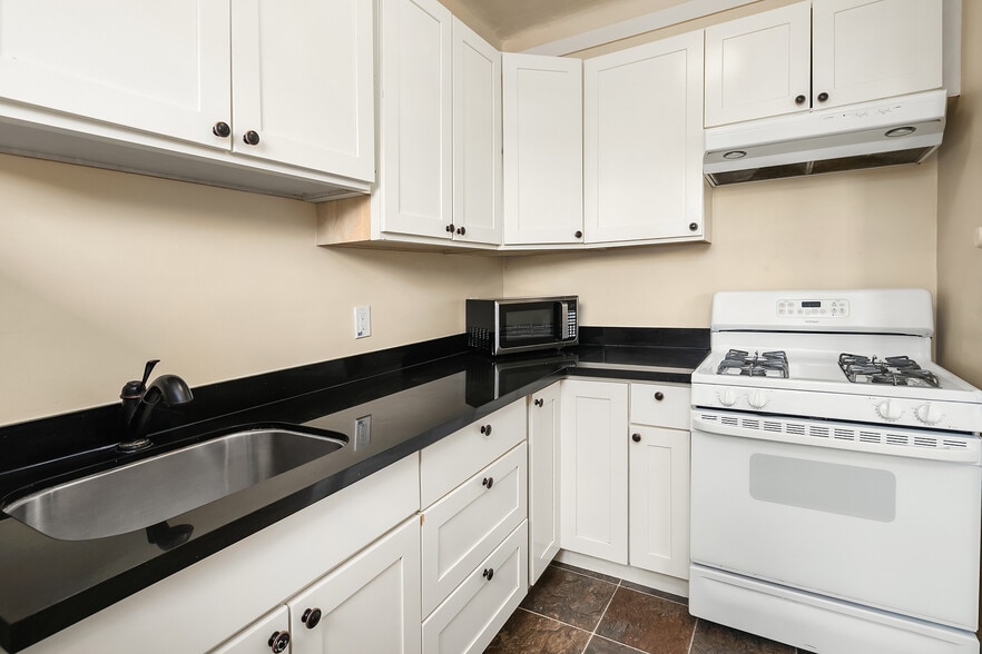 More Photos Of 504 E Denny Way, Seattle Apartments For Sale