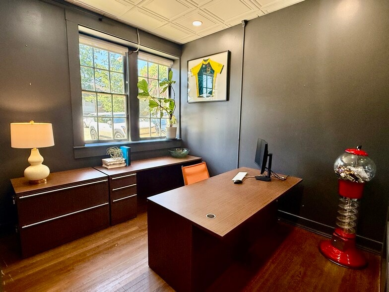 More Photos Of 675 Seminole Ave NE, Atlanta Office For Sale