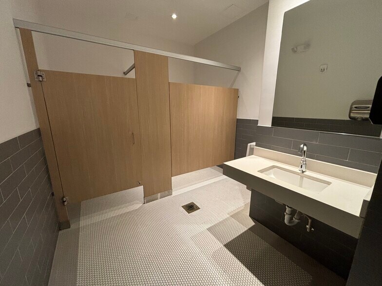 More Photos Of 215-219 NW 24th St, Miami Office For Lease