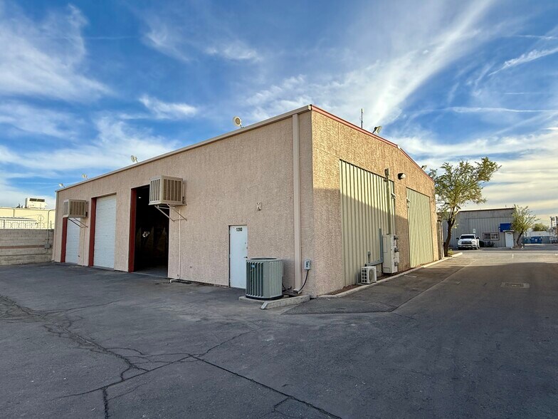 More Photos Of 1280 Rockpebble Ave, North Las Vegas Light Manufacturing For Lease