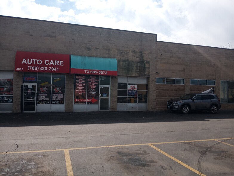 More Photos Of 4609-4621 W Belmont Ave, Chicago Auto Repair For Lease