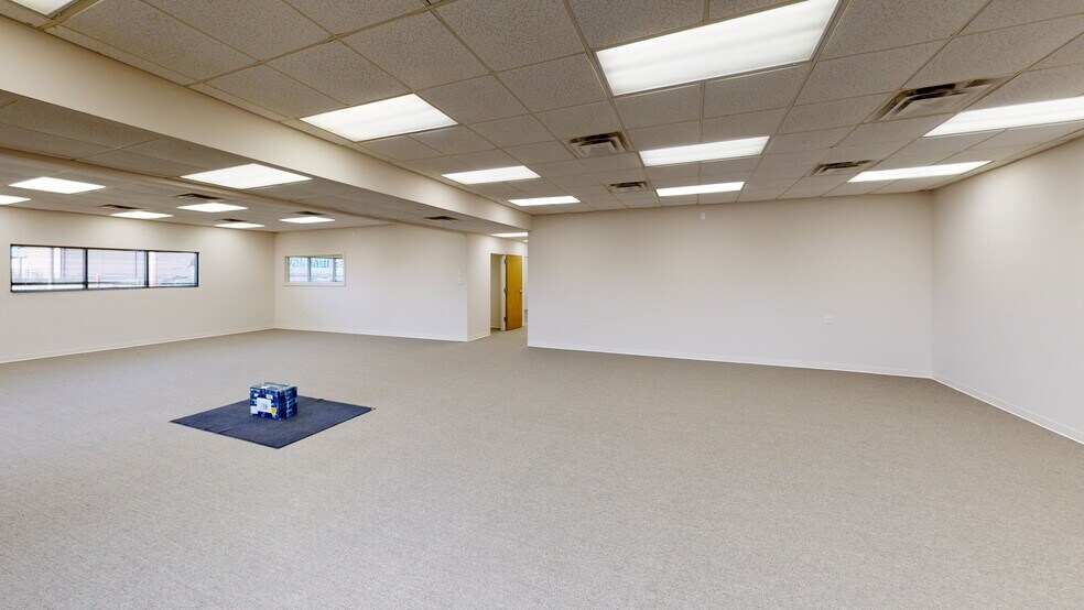 More Photos Of 2900 S Main St, Searcy Office For Sale