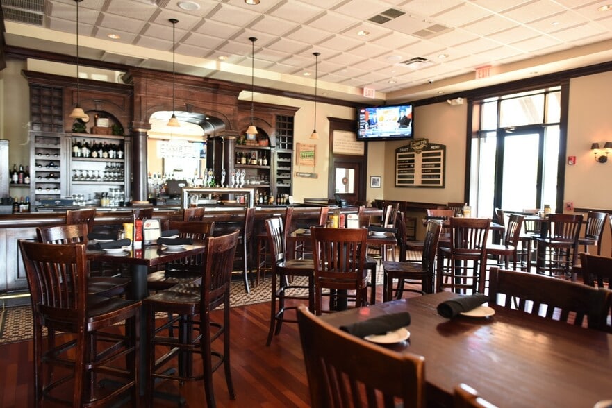 More Photos Of 110 N Brockway St, Palatine Office For Sale