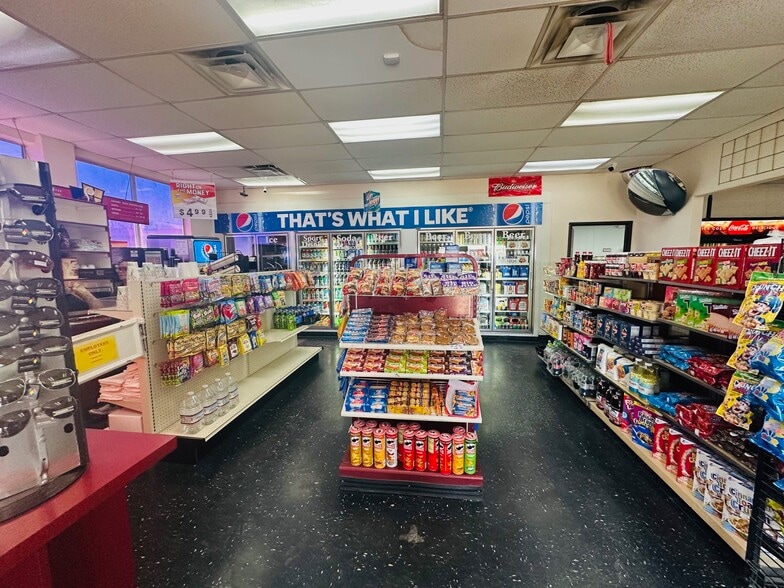 More Photos Of 415 Cornell Ave, Lovelock Service Station For Sale