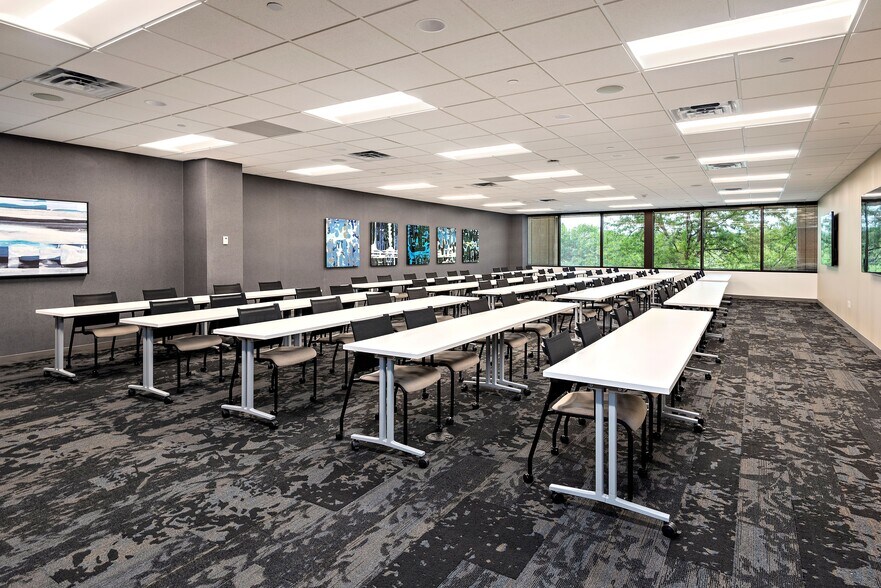 More Photos Of 11100 Wayzata Blvd, Minnetonka Office For Lease