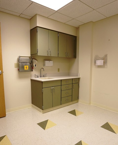 More Photos Of 107 Mount Nebo Pointe Dr, Pittsburgh Medical For Lease