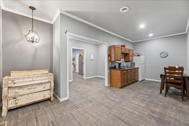 More Photos Of 523 W Sheridan Ave, Shenandoah Loft Creative Space For Sale