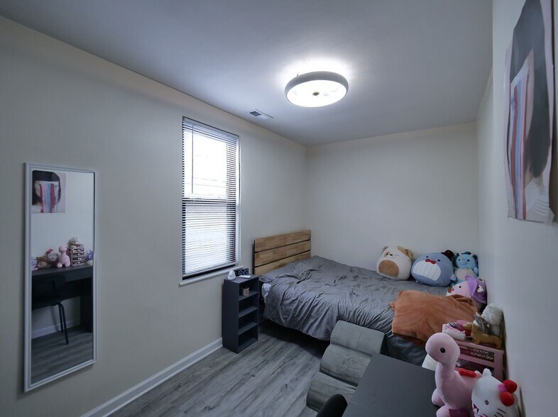 More Photos Of 2312 W 21st St, Chicago Apartments For Sale