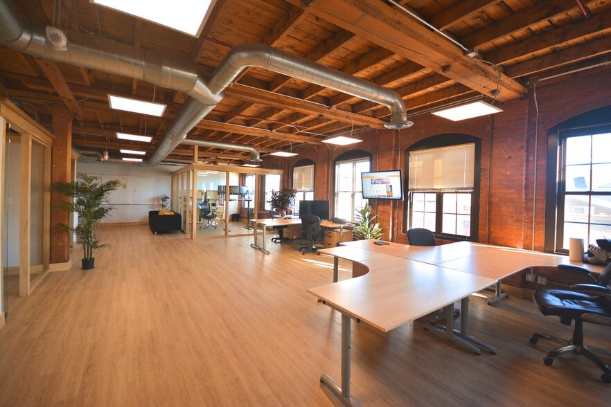 More Photos Of 1 Factory Sq, Southington Industrial For Lease