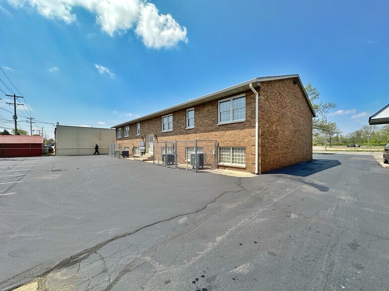 More Photos Of 185 N Brookwood Ave, Hamilton Medical For Lease