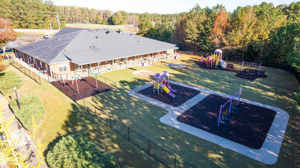 More Photos Of 1560 Summit Chase Dr, Snellville General Retail For Sale