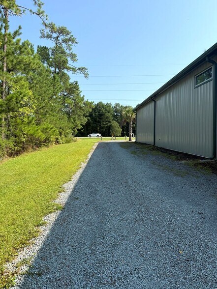 More Photos Of 1205 Southport Supply Rd SE, Bolivia General Retail For Sale