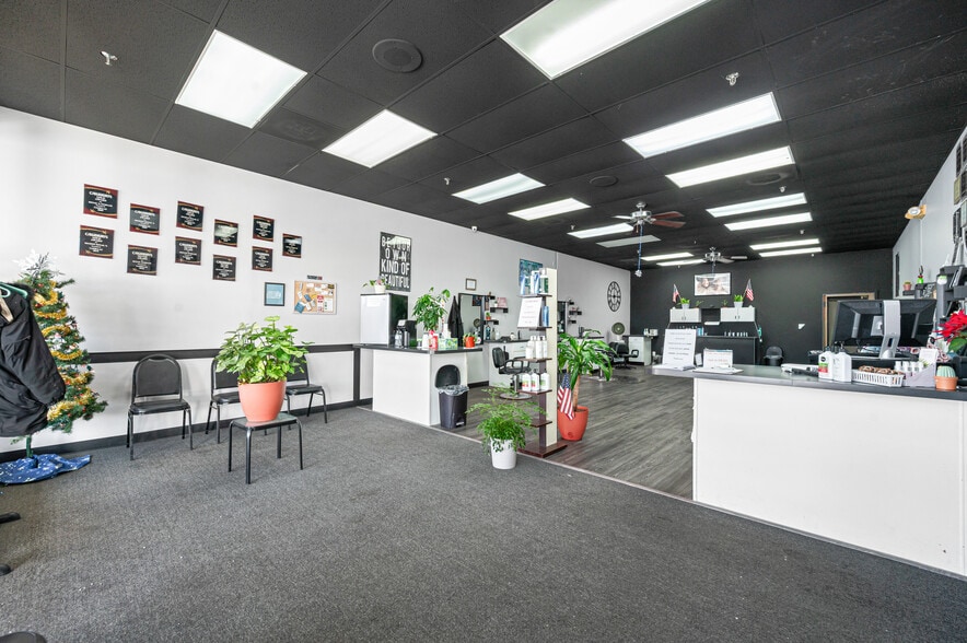 More Photos Of 1508-1574 N Mitchell St, Cadillac General Retail For Sale