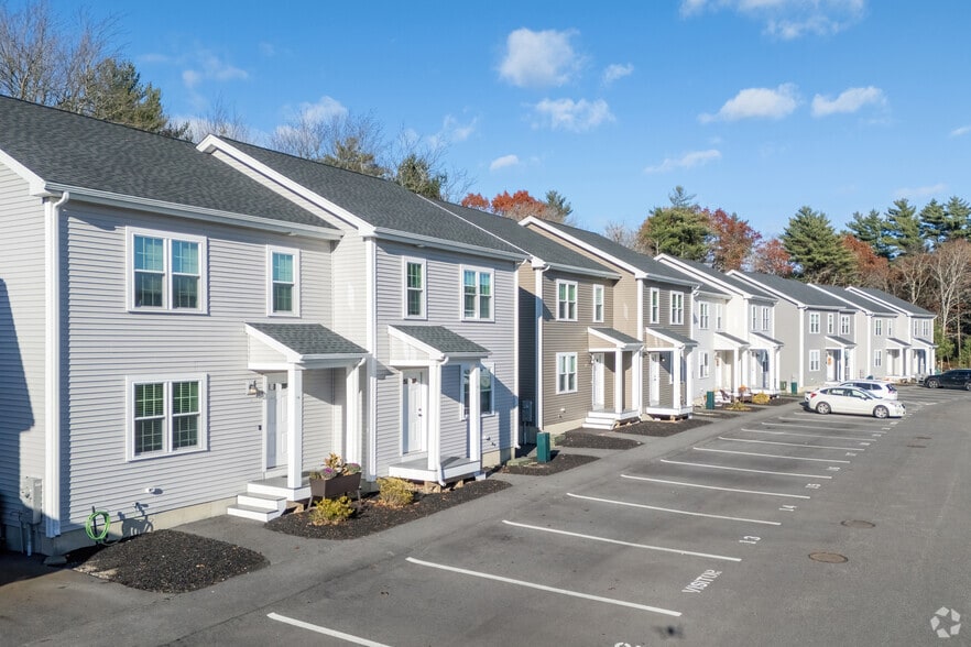 More Photos Of 5 Jakes Path, Middleboro Apartments For Sale