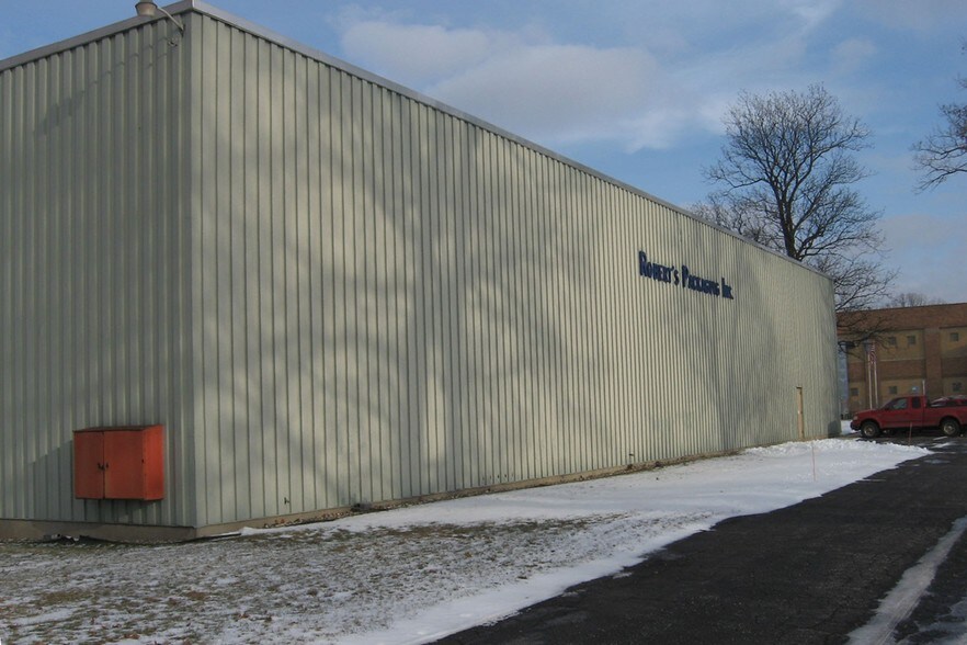 More Photos Of 126 Avenue C, Springfield Manufacturing For Sale
