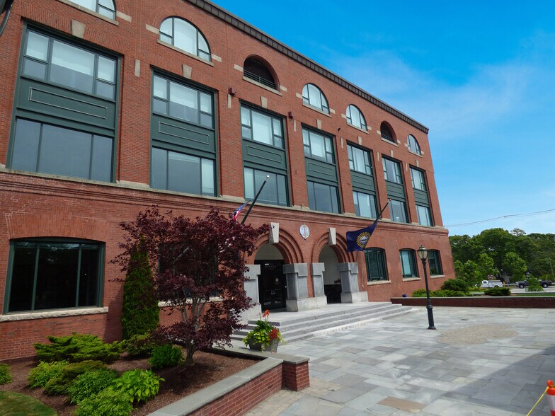 More Photos Of 1 Harbour Pl, Portsmouth Office For Lease