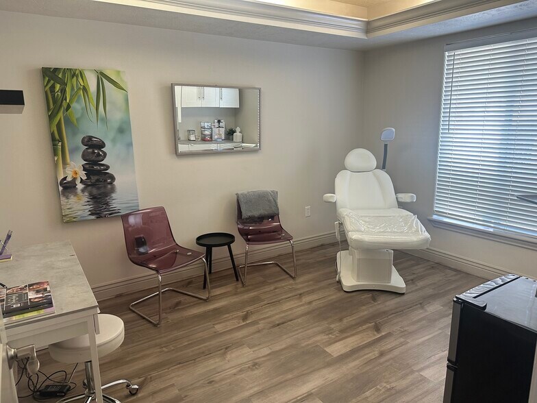 More Photos Of 11576 S State St, Draper Medical For Lease