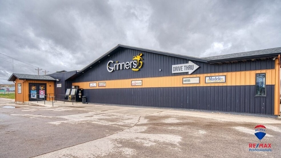 More Photos Of 5201 S Douglas Hwy, Gillette Bar For Sale