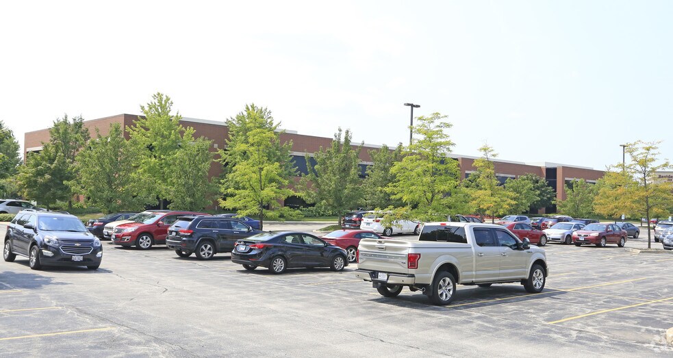 More Photos Of 4200 Cantera Dr, Warrenville Business Park For Sale