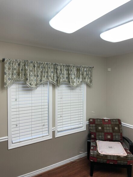 More Photos Of 2106 Gallows Rd, Vienna Office For Lease