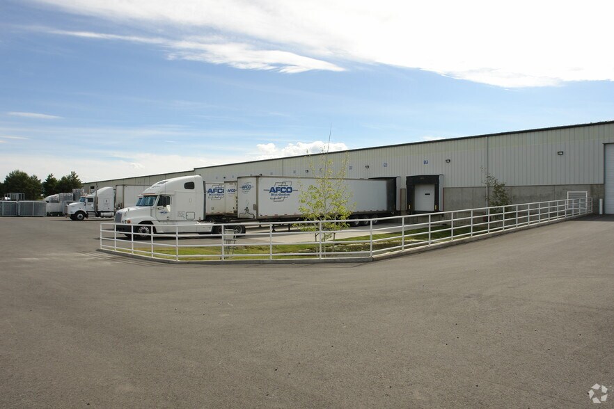 More Photos Of 10424-10428 W Aero Rd, Spokane Warehouse For Lease