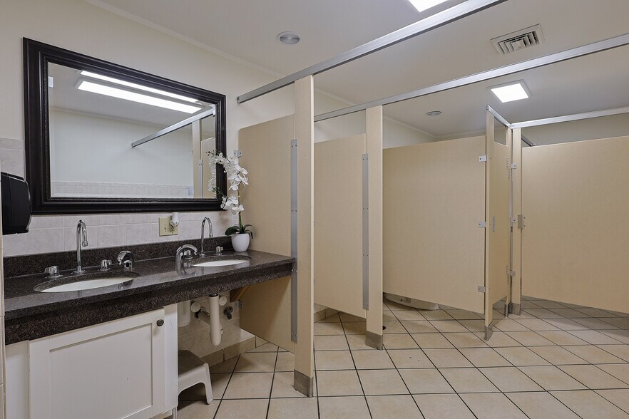 More Photos Of 261 College Hwy, Southwick Specialty For Sale