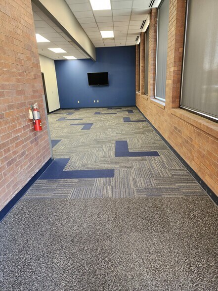 More Photos Of 514 N Harrison St, Shelbyville Freestanding For Lease