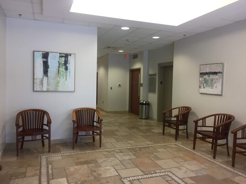 More Photos Of 411 N Section St, Fairhope Medical For Lease