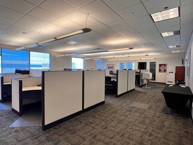 More Photos Of 8911 S Sandy Pky, Sandy Unknown For Lease