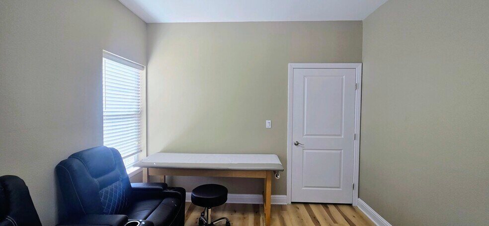 More Photos Of 1205 Bent Oaks Ct, Denton Office For Sale