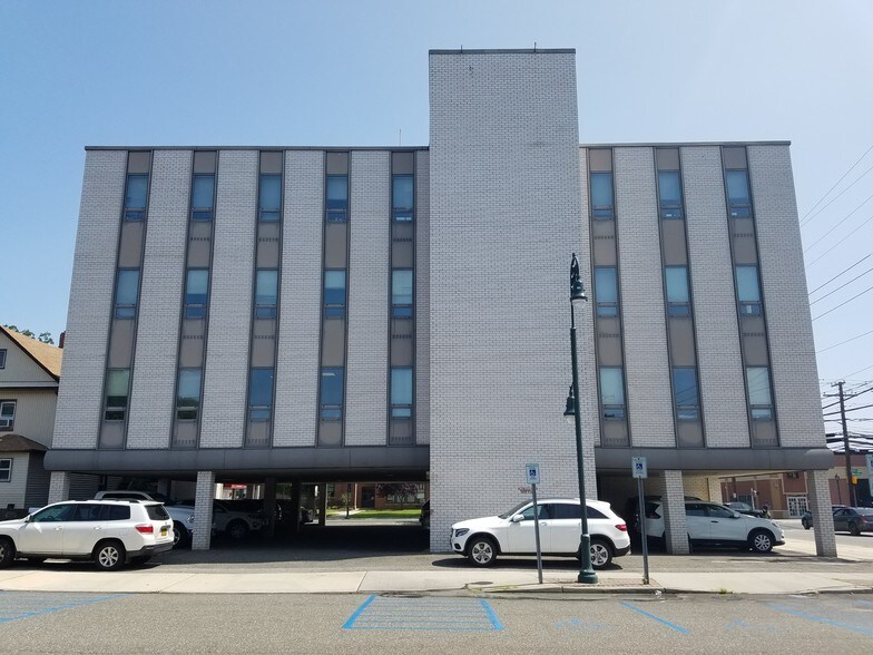 More Photos Of 2116 Merrick Ave, Merrick Medical For Lease