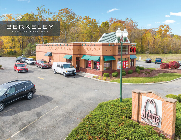 Primary Photo Of 100 Speedway Dr, Newark Fast Food For Sale