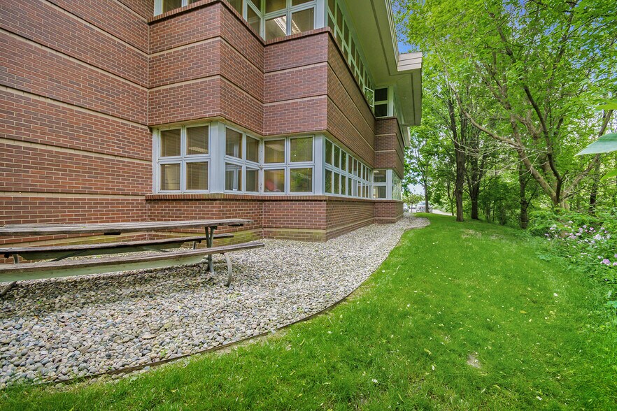 More Photos Of 7953 Adobe Rd, Kalamazoo Office For Sale