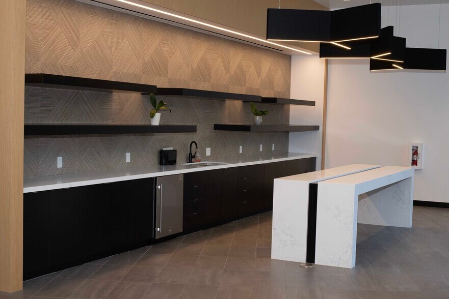 More Photos Of 199 S Los Robles Ave, Pasadena Office For Lease