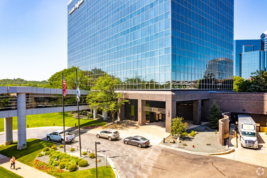 More Photos Of 8000-8500 Normandale Lake Blvd, Bloomington Unknown For Lease