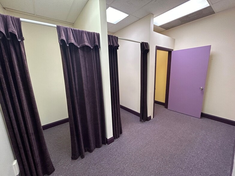 More Photos Of 300 Mt Lebanon Blvd, Pittsburgh Unknown For Lease