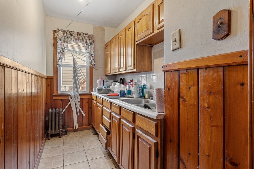 More Photos Of 13 Groton Pl, Worcester Apartments For Sale